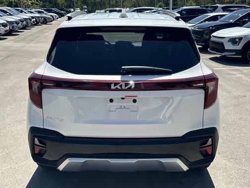 Snow White Pearl 2026 Kia Seltos S