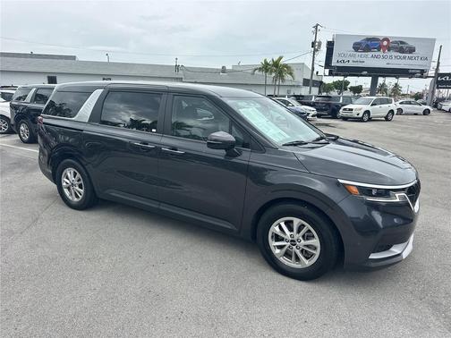 2024 Kia Carnival LX