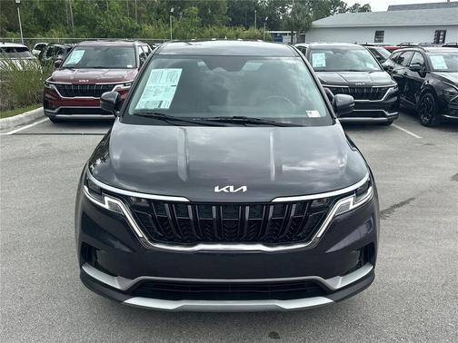 2024 Kia Carnival LX