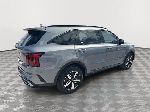 Everlasting Silver 2023 Kia Sorento S