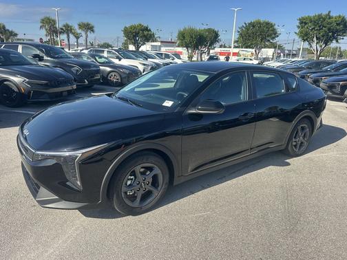 2025 Kia K4 LX