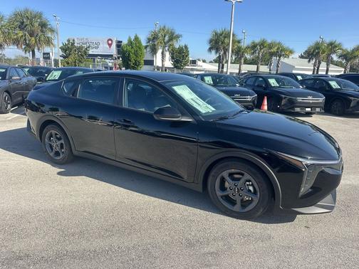 2025 Kia K4 LX
