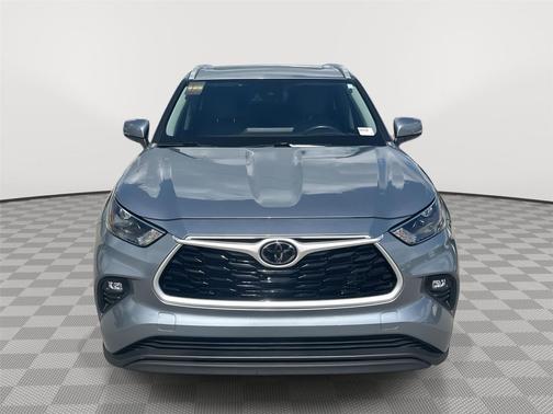 Moon Dust 2023 Toyota Highlander Platinum
