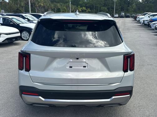 Ivory Silver 2026 Kia Sorento SX