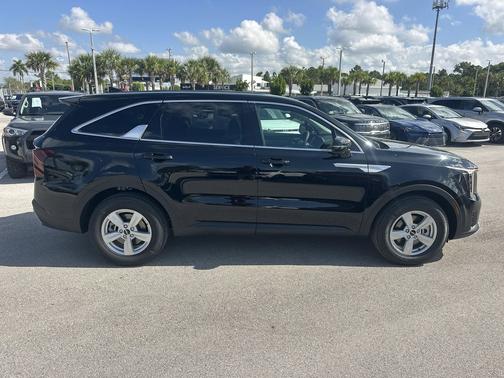 2026 Kia Sorento LX