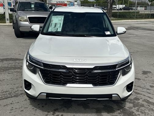 Snow White Pearl 2026 Kia Seltos EX