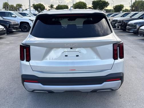 Ivory Silver 2026 Kia Sorento LX