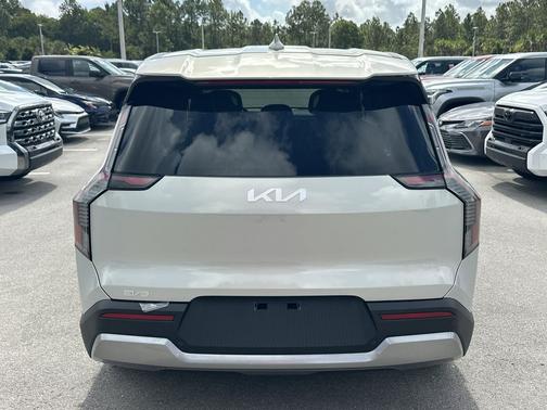 Ivory Silver 2026 Kia EV9 Light Long Range