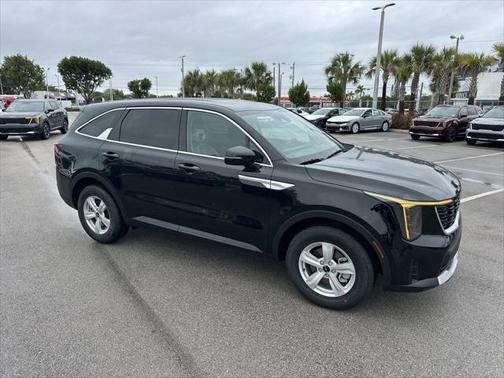 2025 Kia Sorento LX