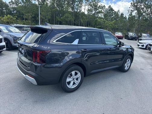 2025 Kia Sorento LX