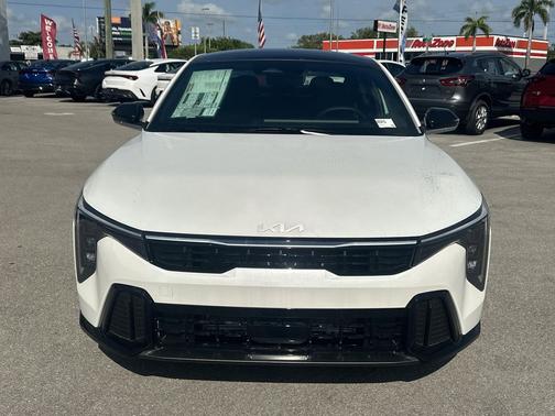 Snow White Pearl 2026 Kia K4 GT-Line