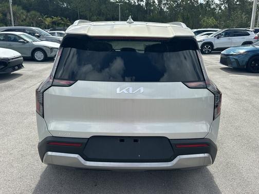 Ivory Silver 2026 Kia EV9 Wind