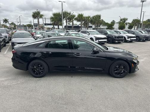 2025 Kia K5 LXS