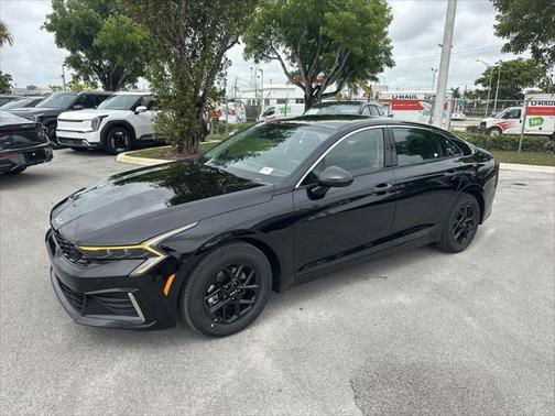 2025 Kia K5 LXS