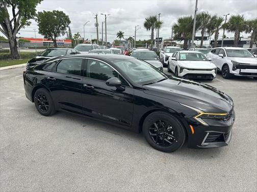 2025 Kia K5 LXS