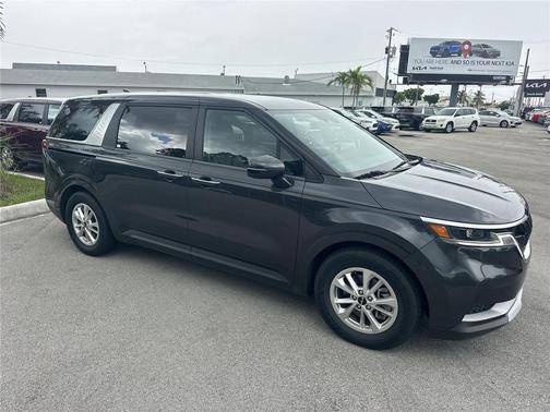 2024 Kia Carnival LX