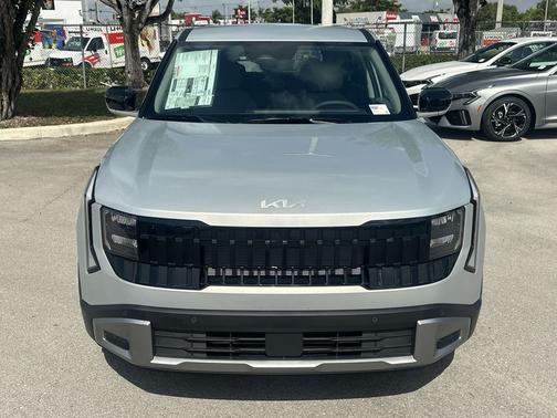 Ivory Silver 2027 Kia Seltos S