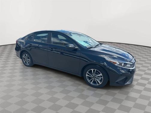 Aurora Black 2024 Kia Forte LXS
