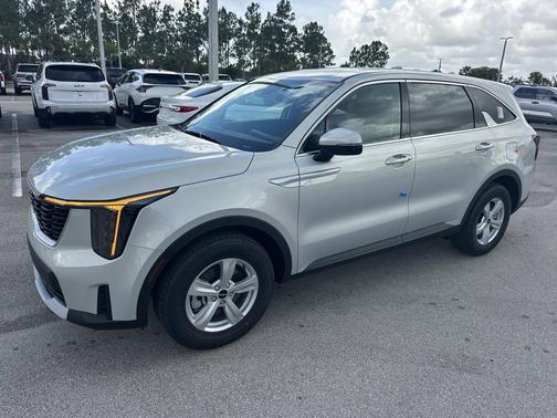 Ivory Silver 2026 Kia Sorento LX