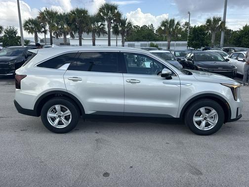 Ivory Silver 2026 Kia Sorento LX