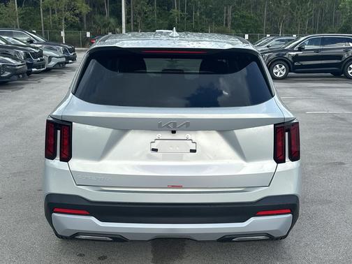 Ivory Silver 2026 Kia Sorento LX
