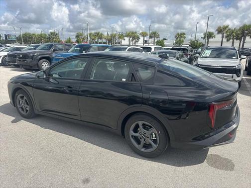 2025 Kia K4 LX