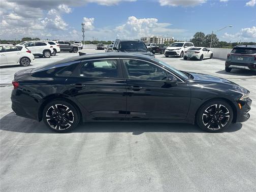 2024 Kia K5 GT-Line