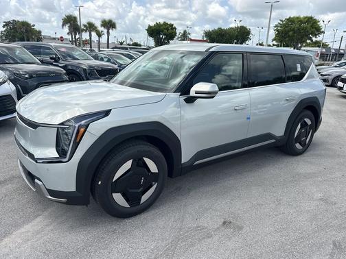 2026 Kia EV9 Light Long Range