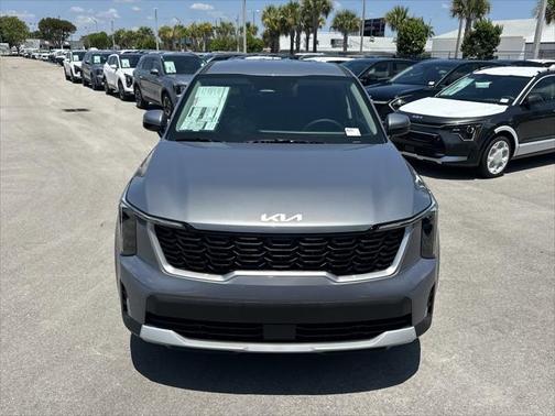 2025 Kia Sorento LX