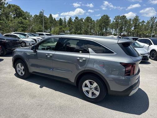 2025 Kia Sorento LX