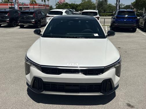 Snow White Pearl 2026 Kia K4 GT-Line Turbo