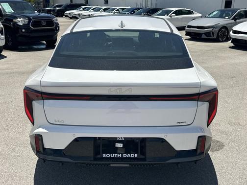 Snow White Pearl 2026 Kia K4 GT-Line Turbo