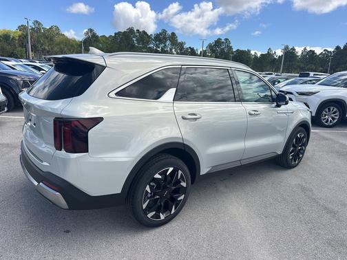 Ivory Silver 2026 Kia Sorento EX