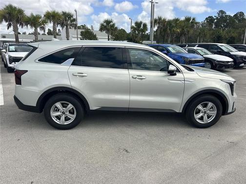 2026 Kia Sorento LX