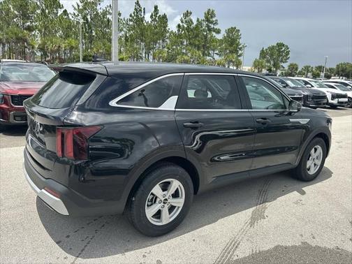 2025 Kia Sorento LX