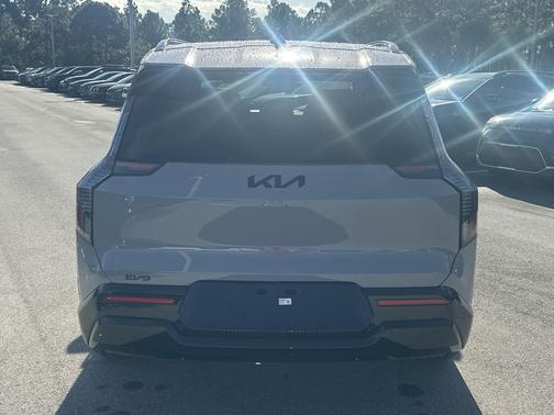 2026 Kia EV9 Land