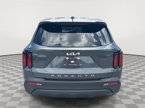 Gravity Grey 2022 Kia Sorento LX