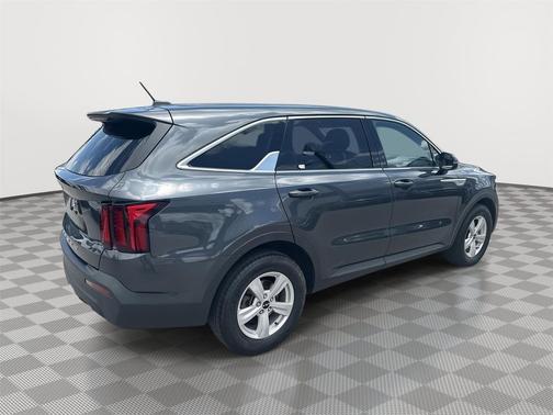 Gravity Grey 2022 Kia Sorento LX