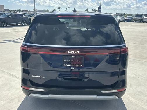 2024 Kia Carnival LX