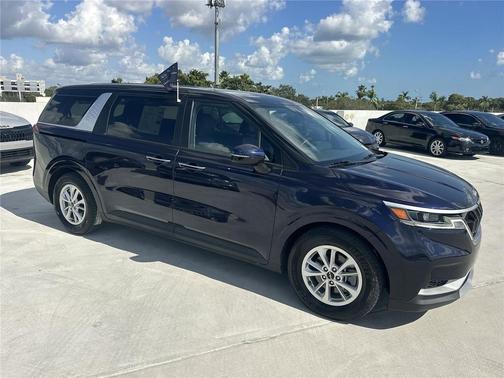 2024 Kia Carnival LX
