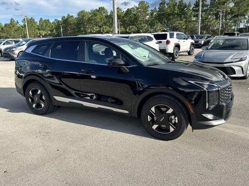 Fusion Black 2027 Kia Sportage LX