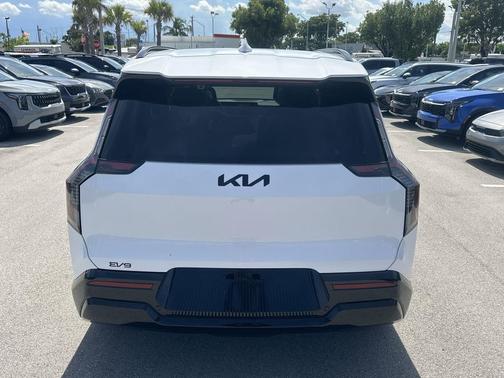 2026 Kia EV9 Land