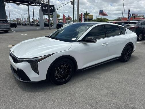 Snow White Pearl 2025 Kia K4 GT-Line Turbo