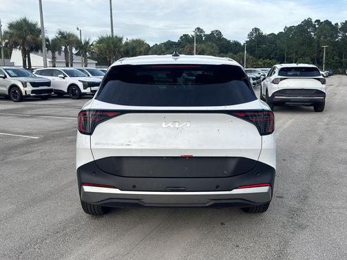 Snow White Pearl 2027 Kia Sportage Hybrid EX