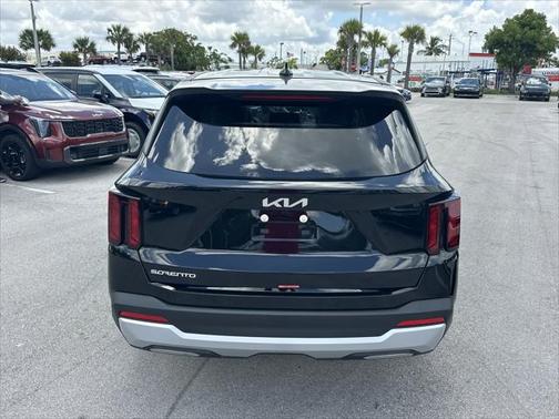 2025 Kia Sorento LX