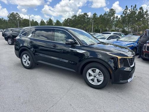 2025 Kia Sorento LX