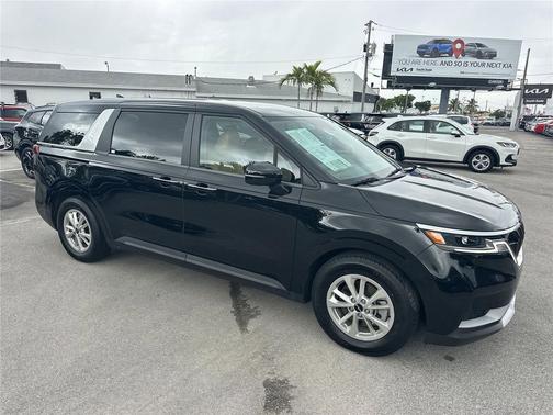 2024 Kia Carnival LX