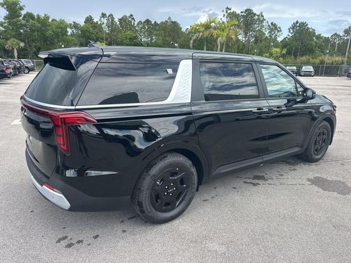 Aurora Black Pearl 2026 Kia Carnival LXS
