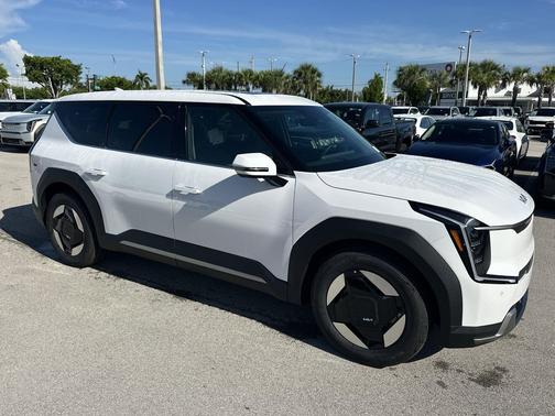 2026 Kia EV9 Light Long Range