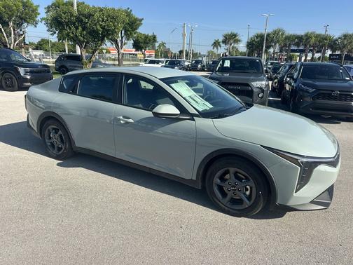 2025 Kia K4 LX
